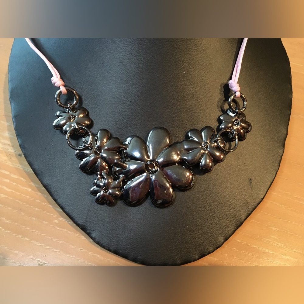 16” Summer Floral Necklace & Earring Set - Picture 2 of 9